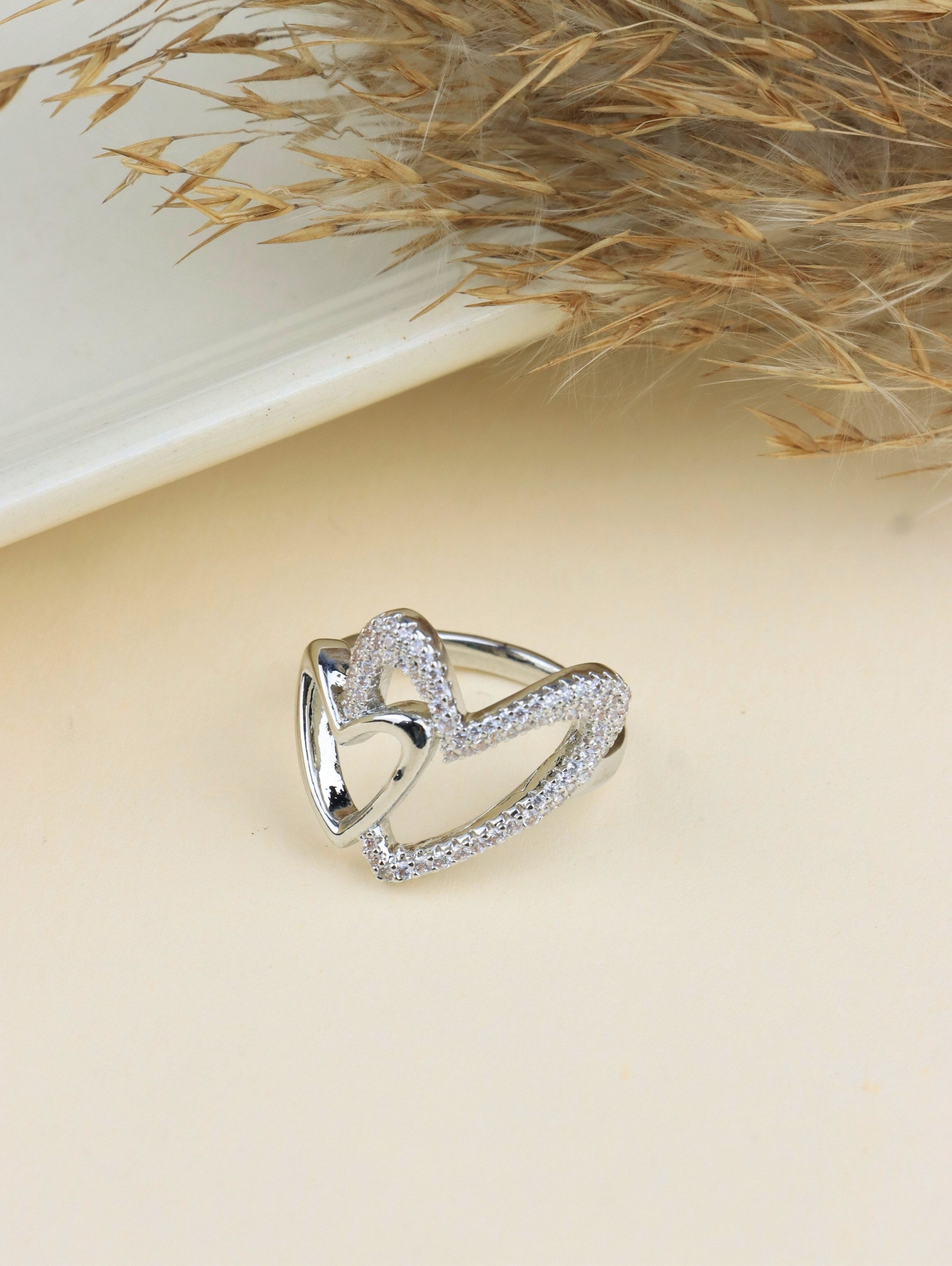 ELEGANT & SPARKLING CZ HEART DESGIN FINGER RING