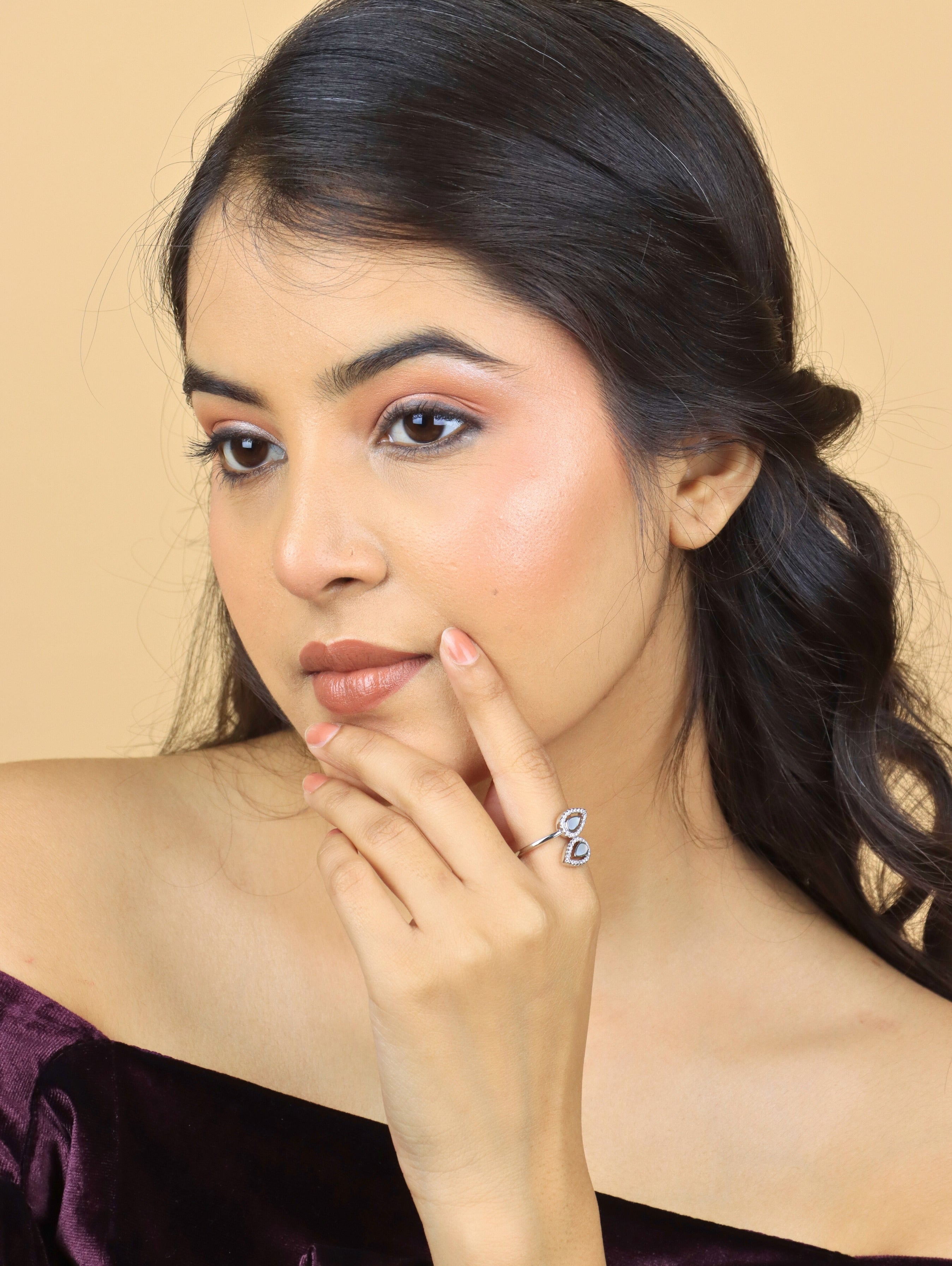 Shimeering Mother Pearl CZ Finger Ring Sliver