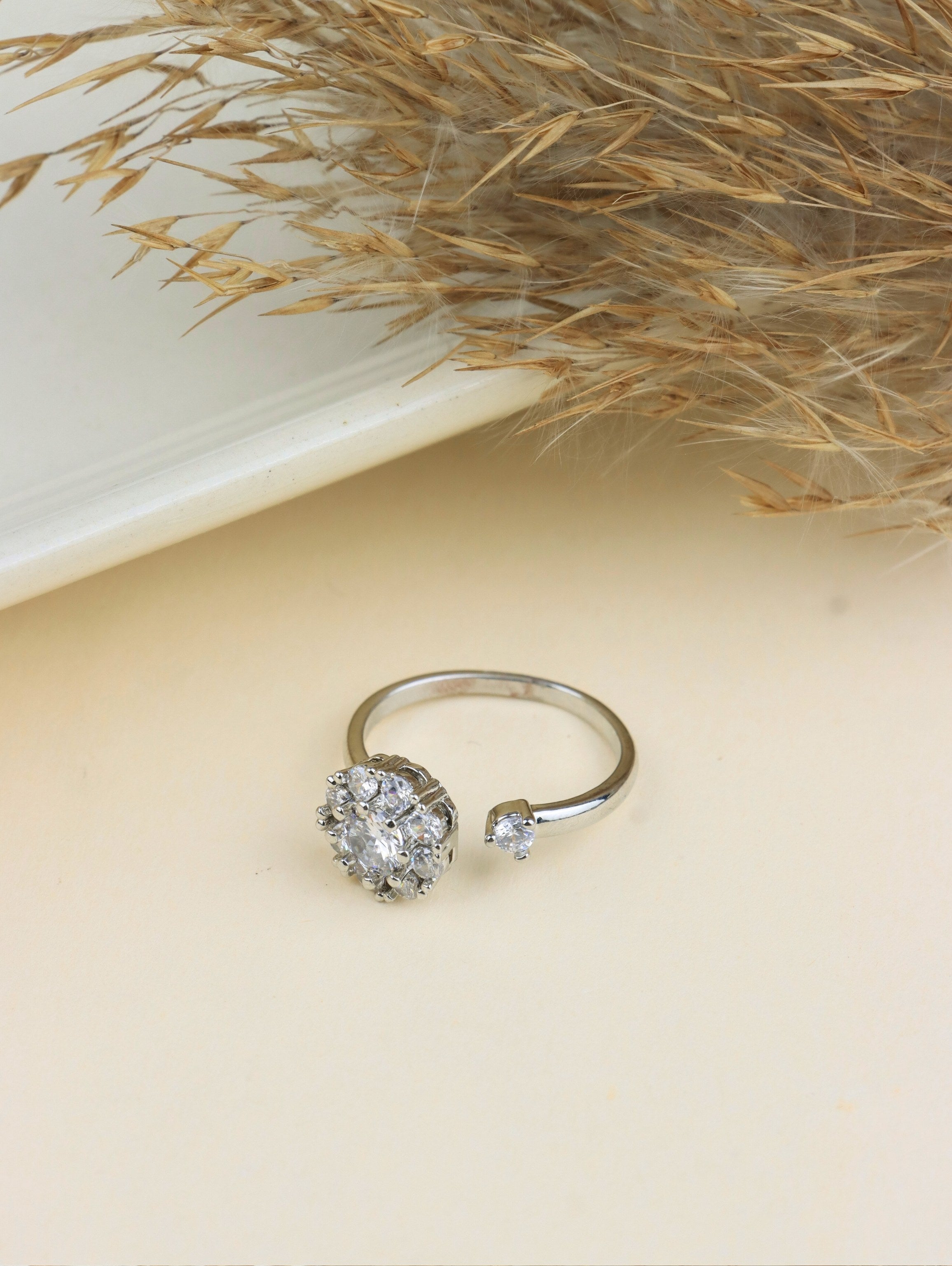 CRYSTAL SHINE SPINNING RODIUM PLATED RING