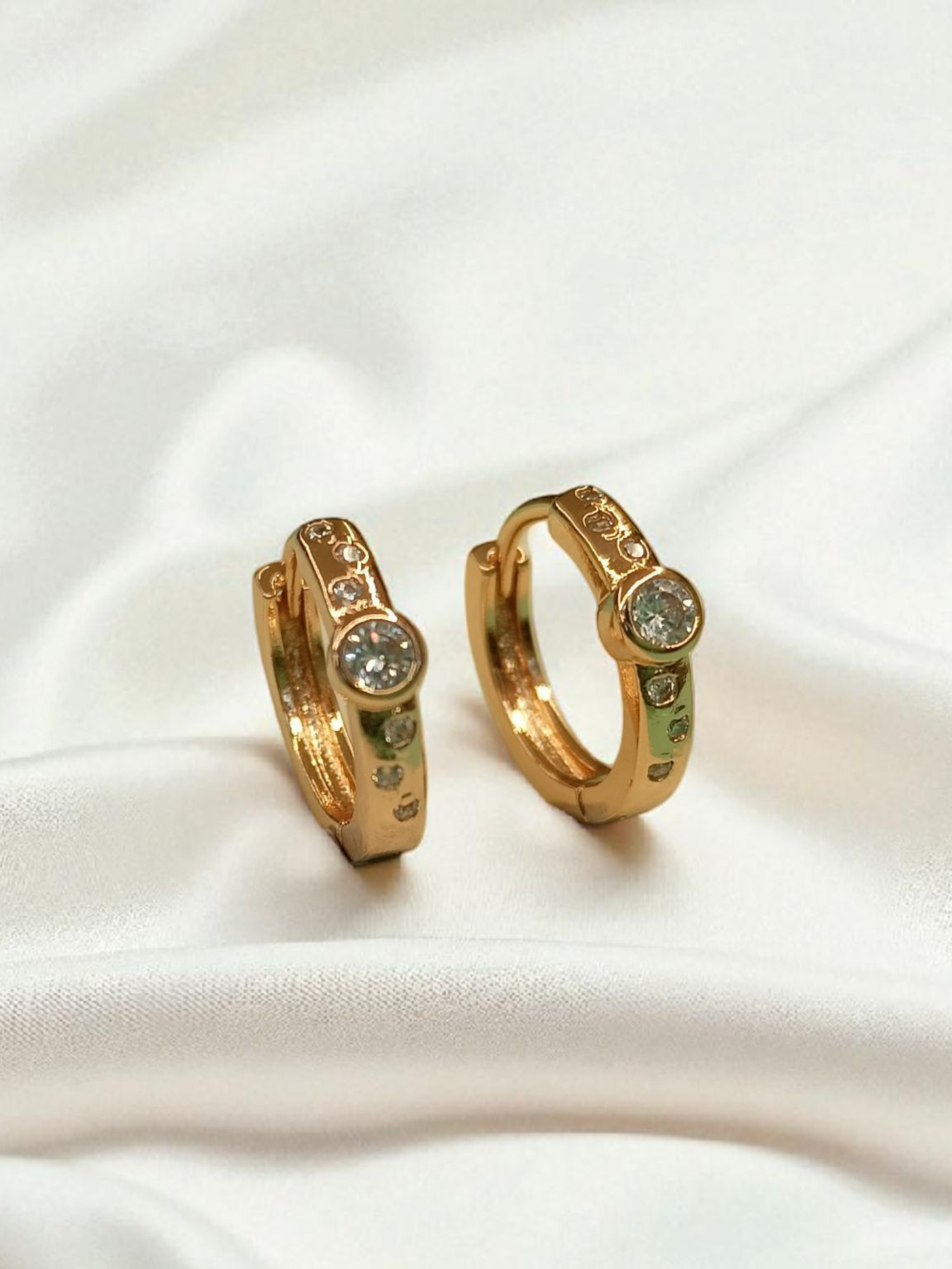 SAAZ Sparkling Grace Diamond Hoop Earrings