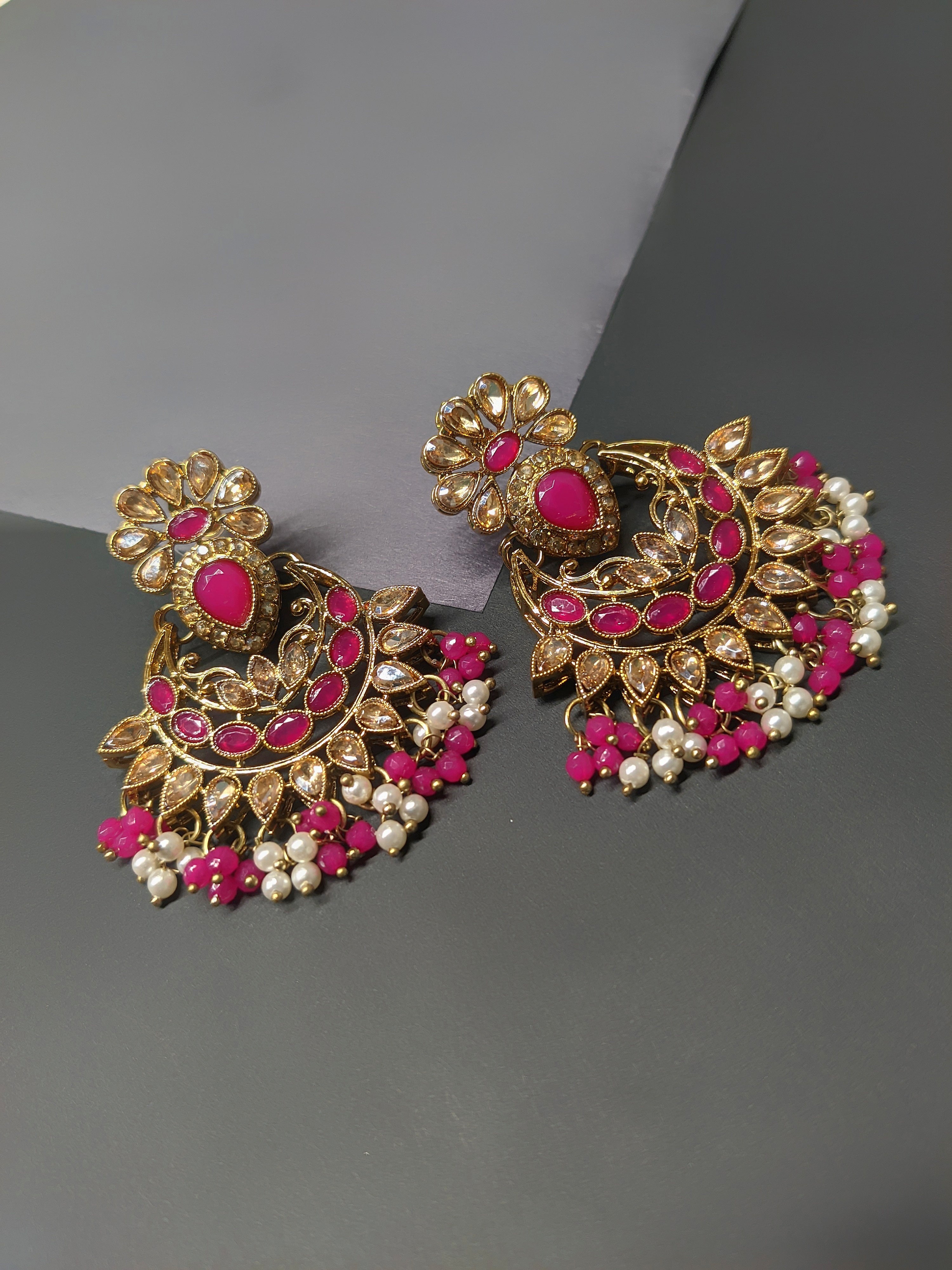 Antique Earring 1023