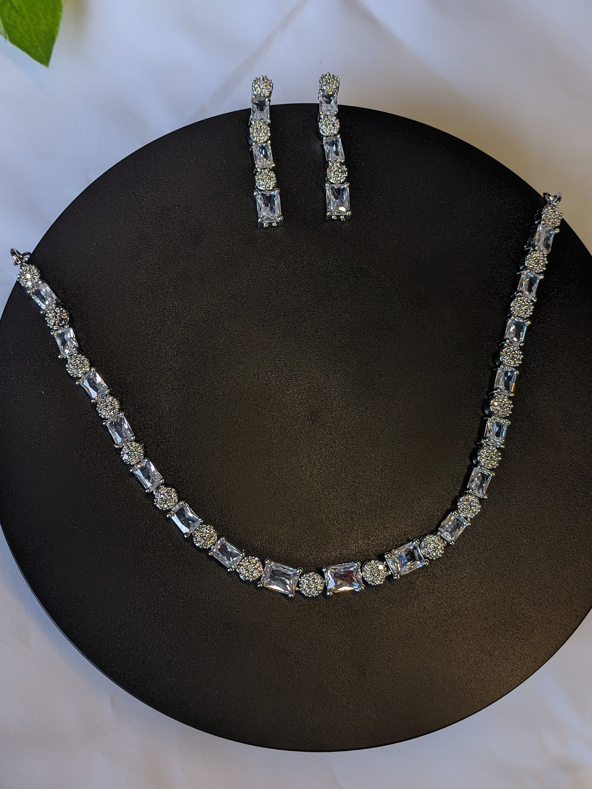 Zircon Necklace 1001