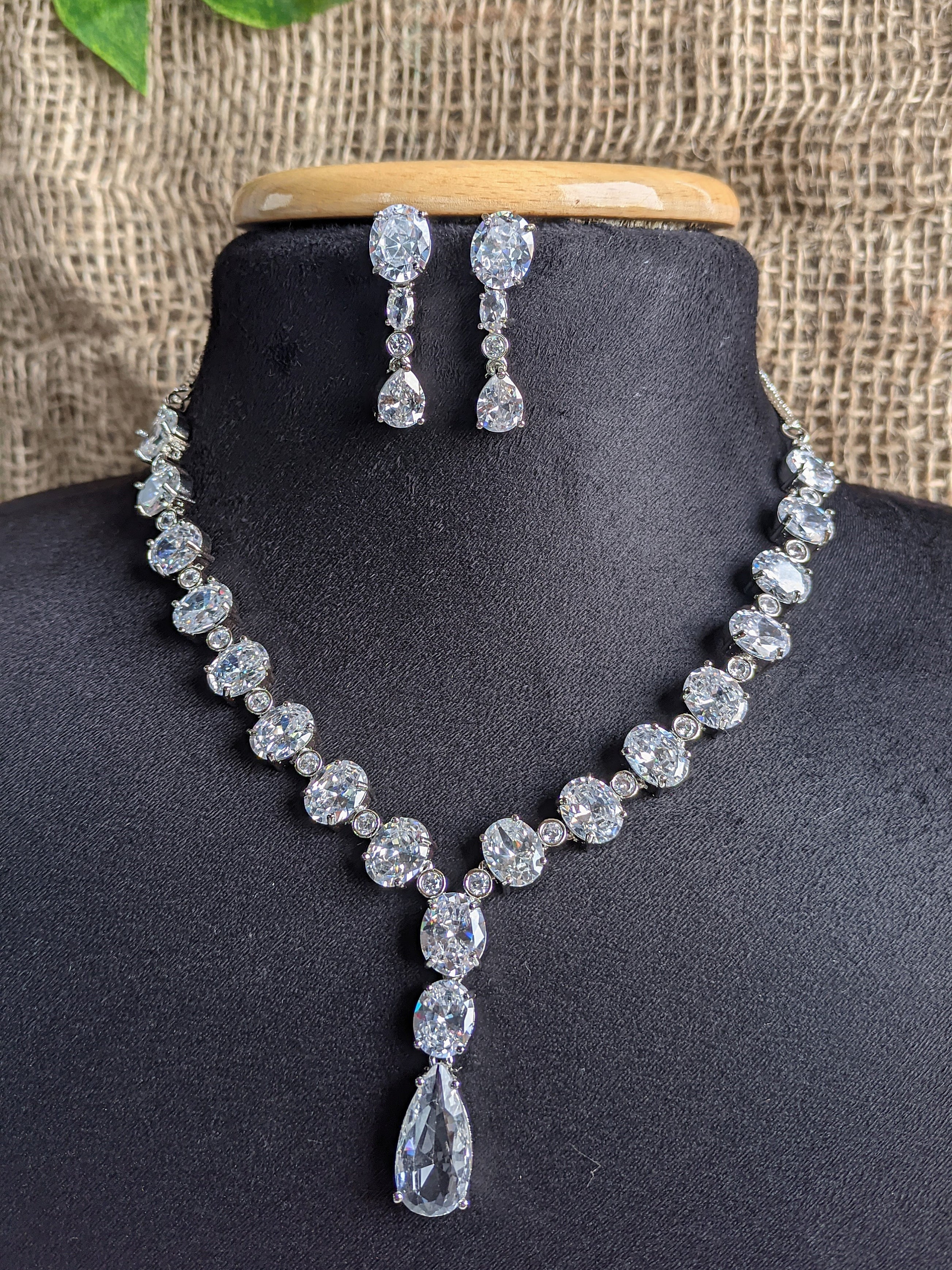 Zircon Necklace 1004
