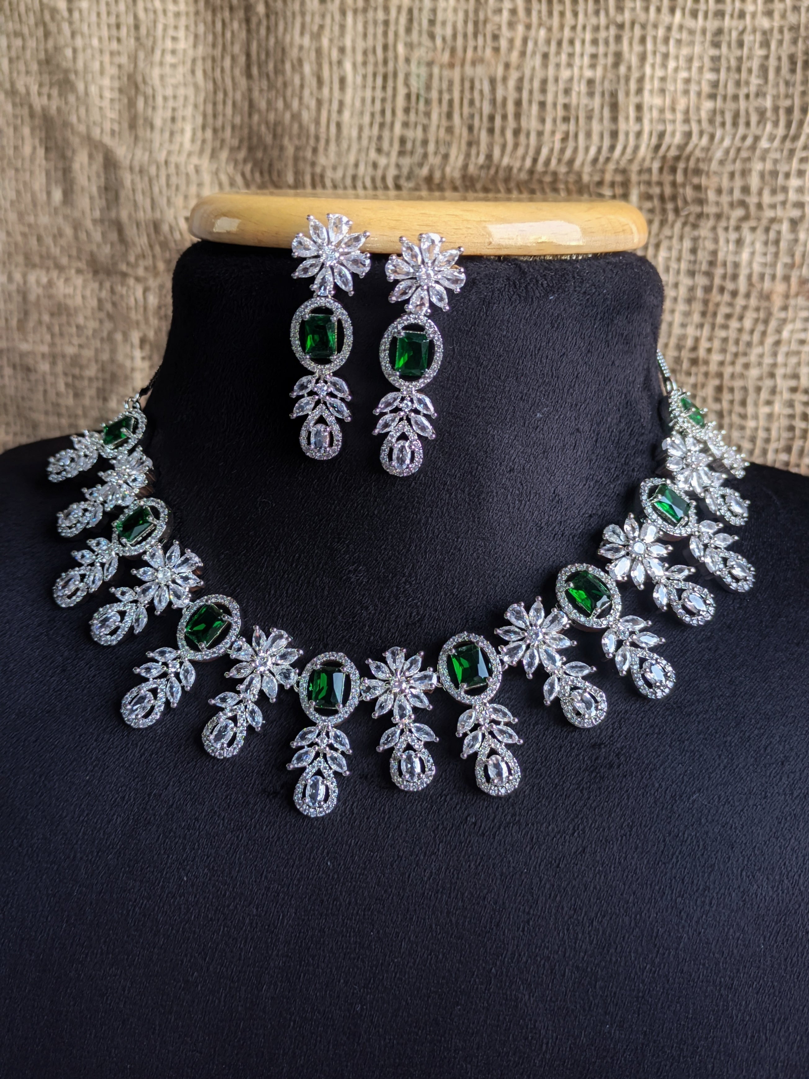 Zircon Necklace 1005