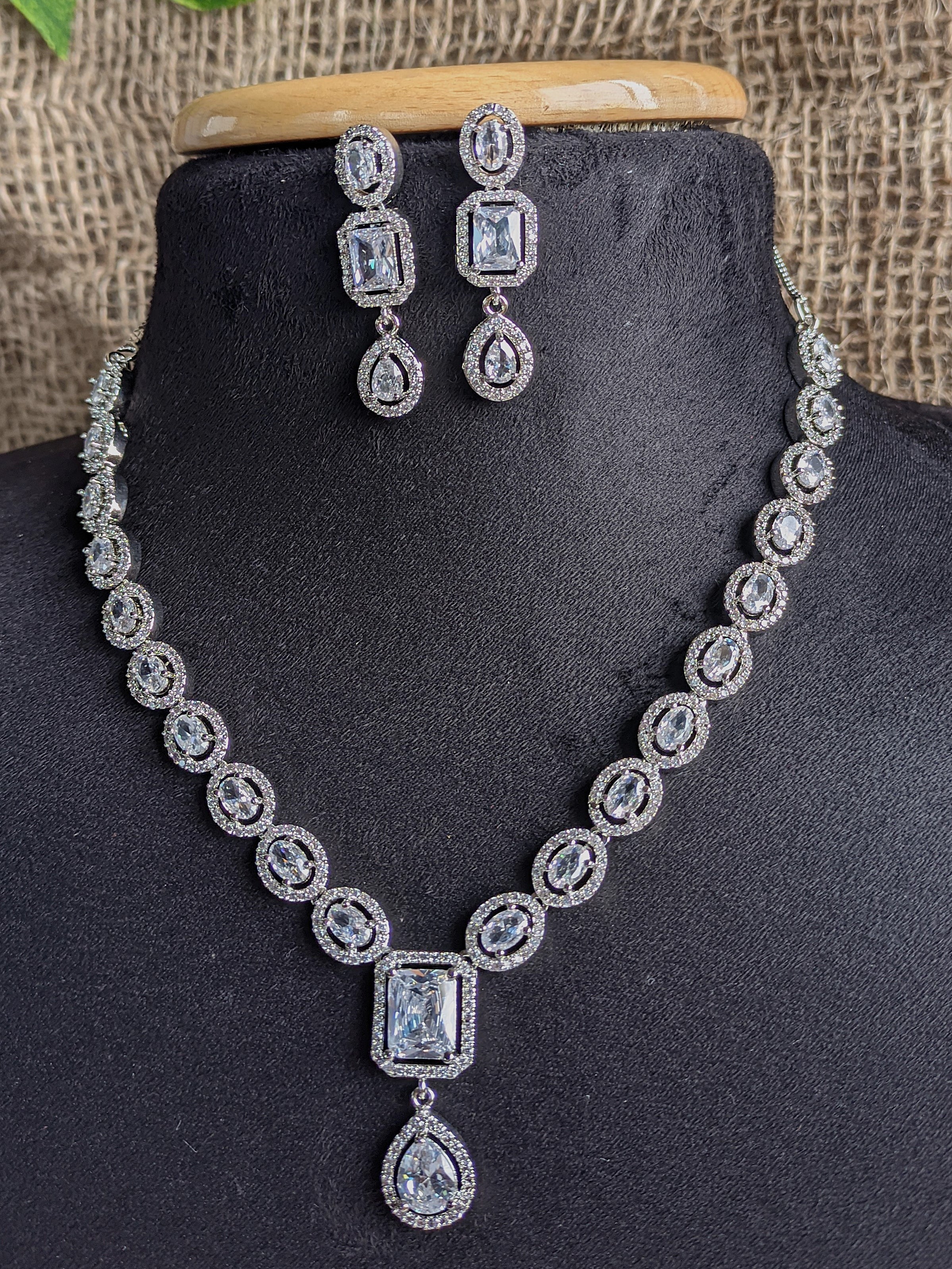 Zircon Necklace 1009