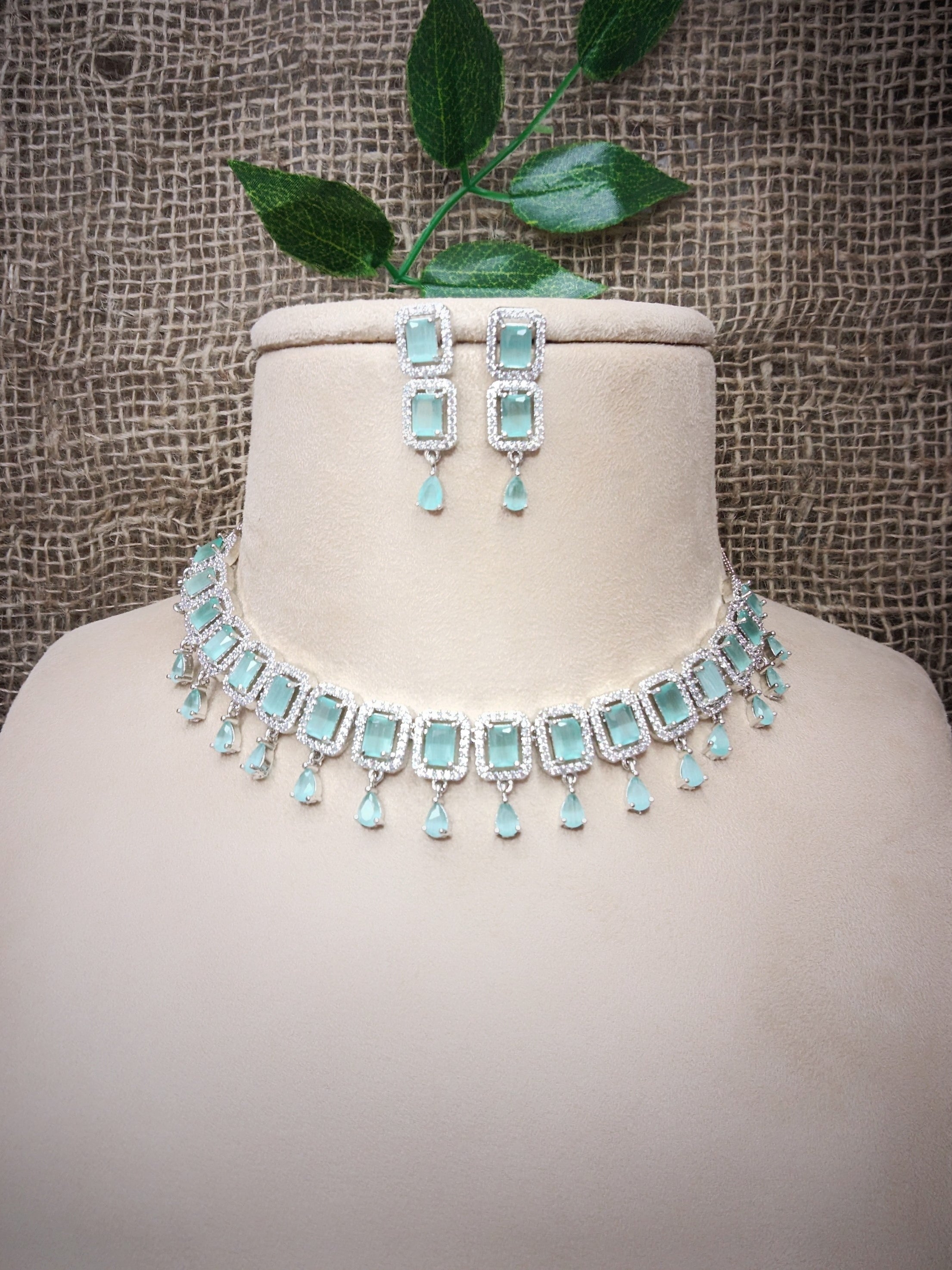 Zircon Necklace 1011