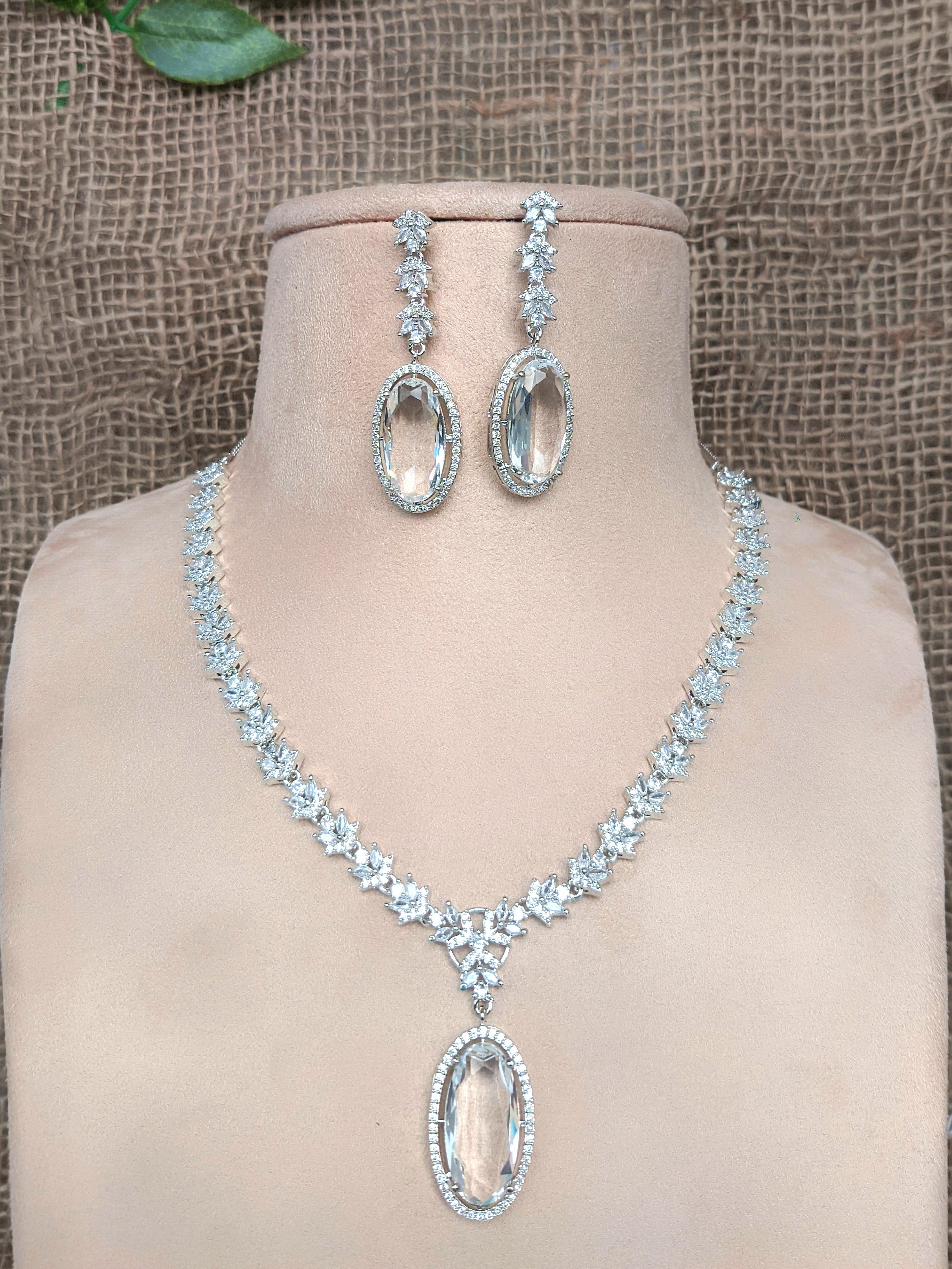 Zircon Necklace 1016