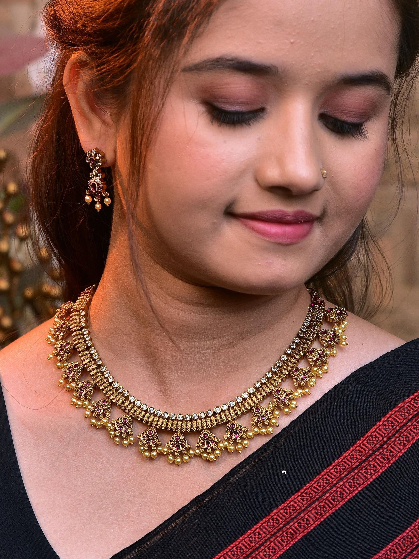 Antique Necklace 1057