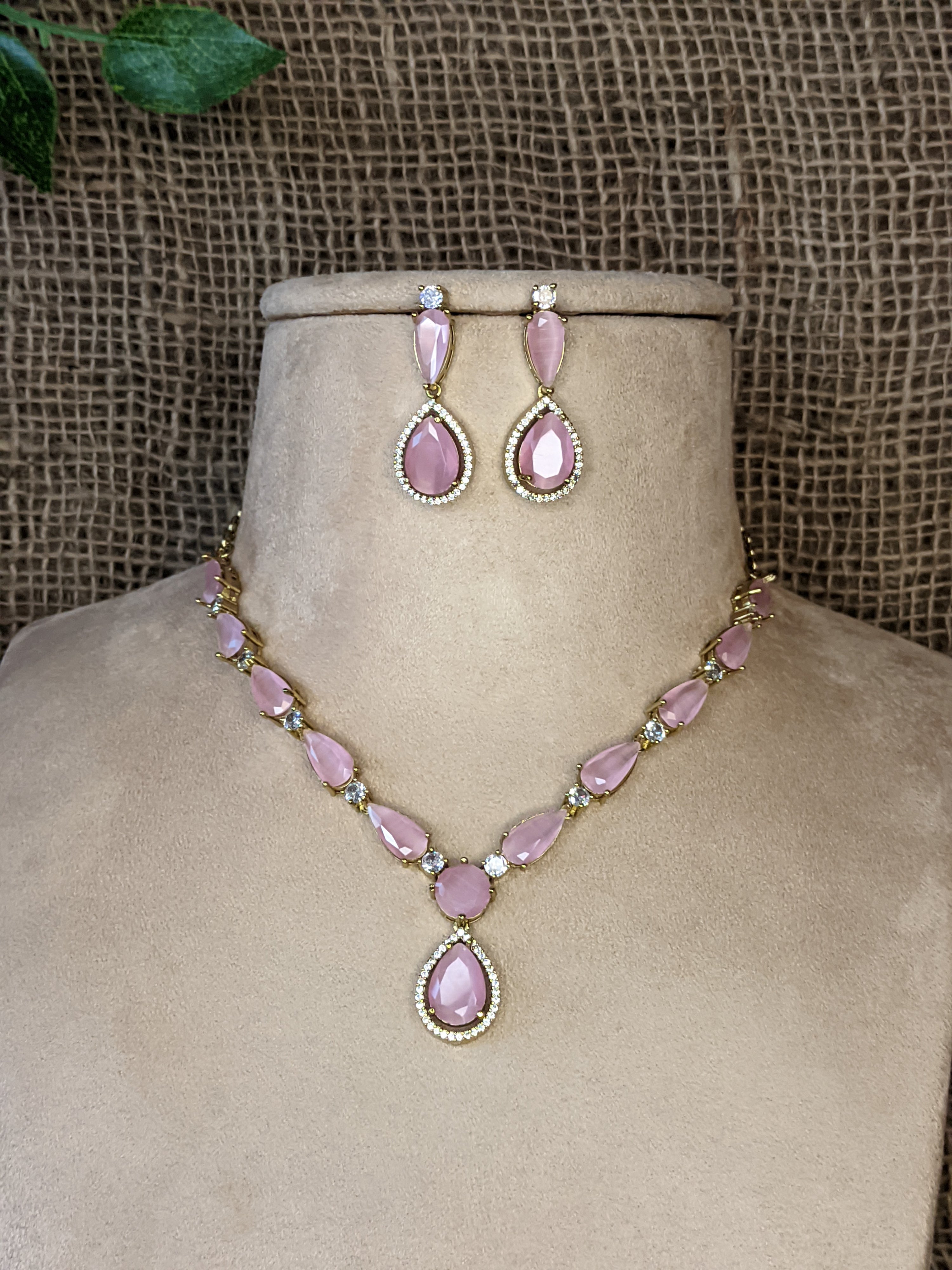 Victorian Necklace 1047
