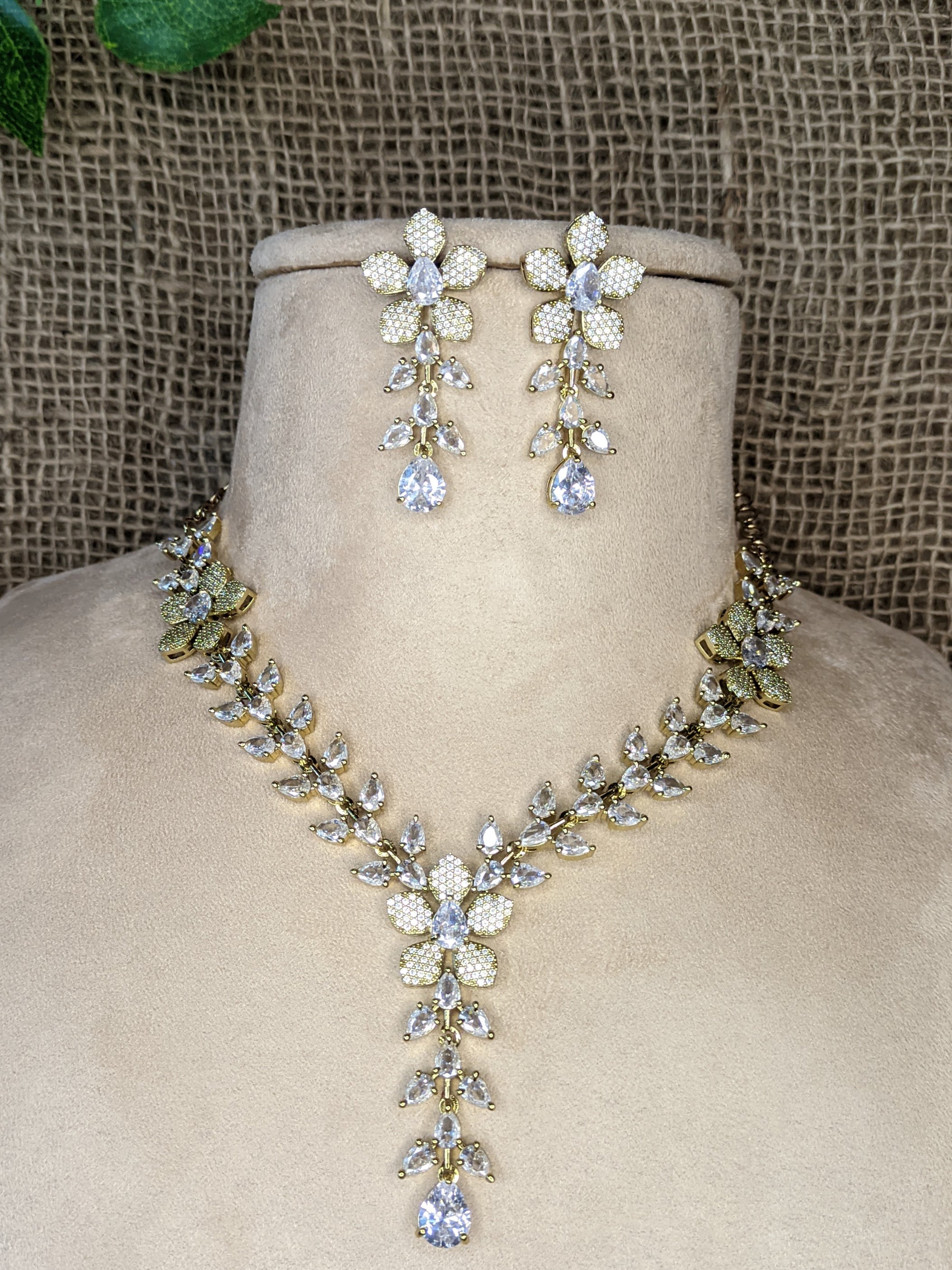 Victorian Necklace 1044