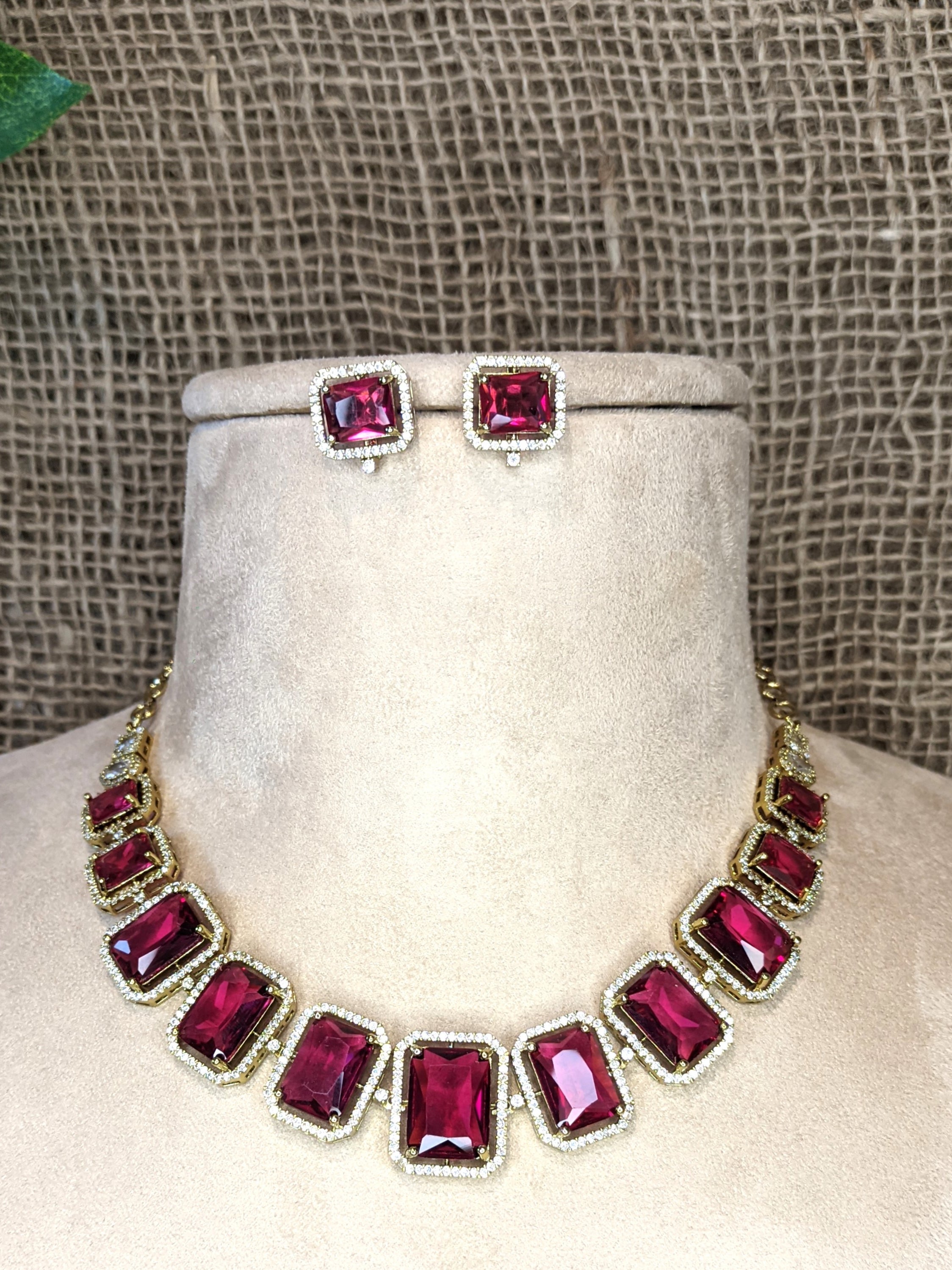 Victorian Necklace 1042