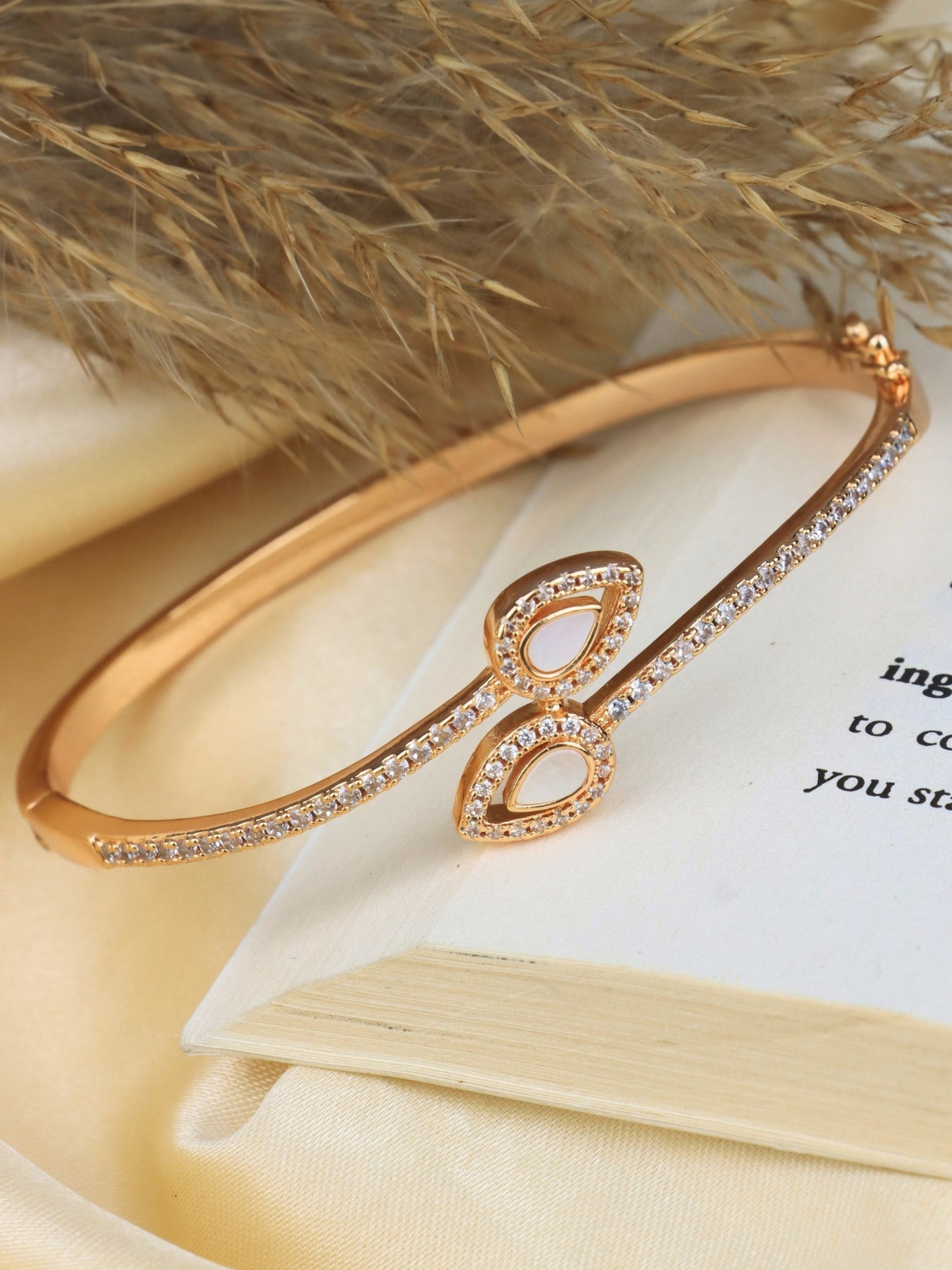 Saaz Mother Pearl Bracelet With AD Stone