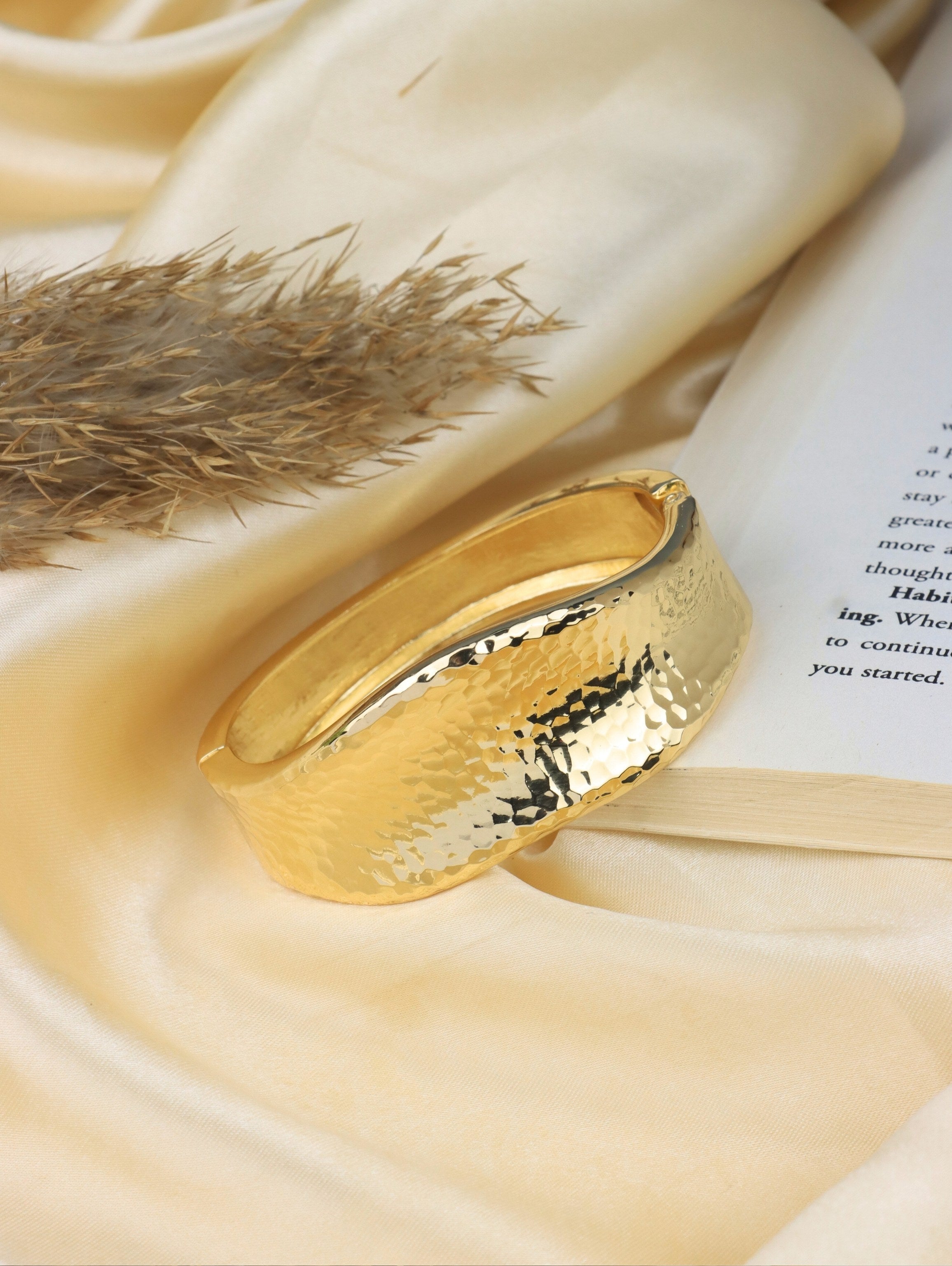 New Anti Tanshi Golden Bracelet