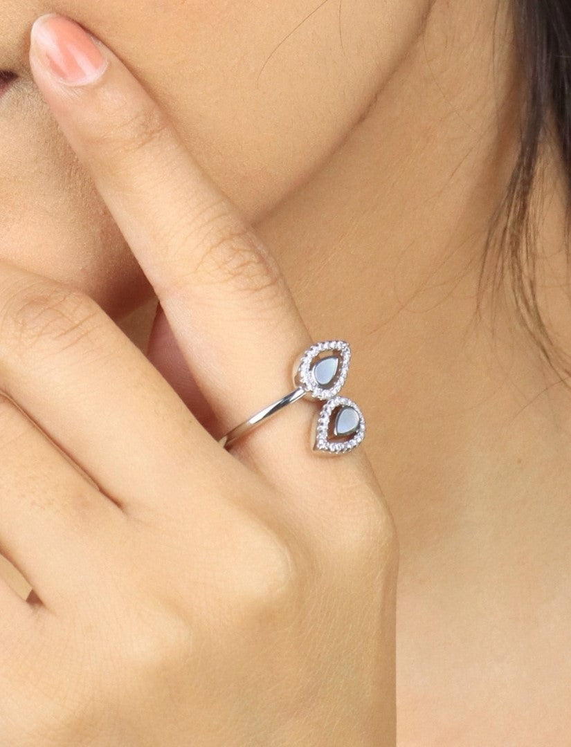 Shimeering Mother Pearl CZ Finger Ring Sliver