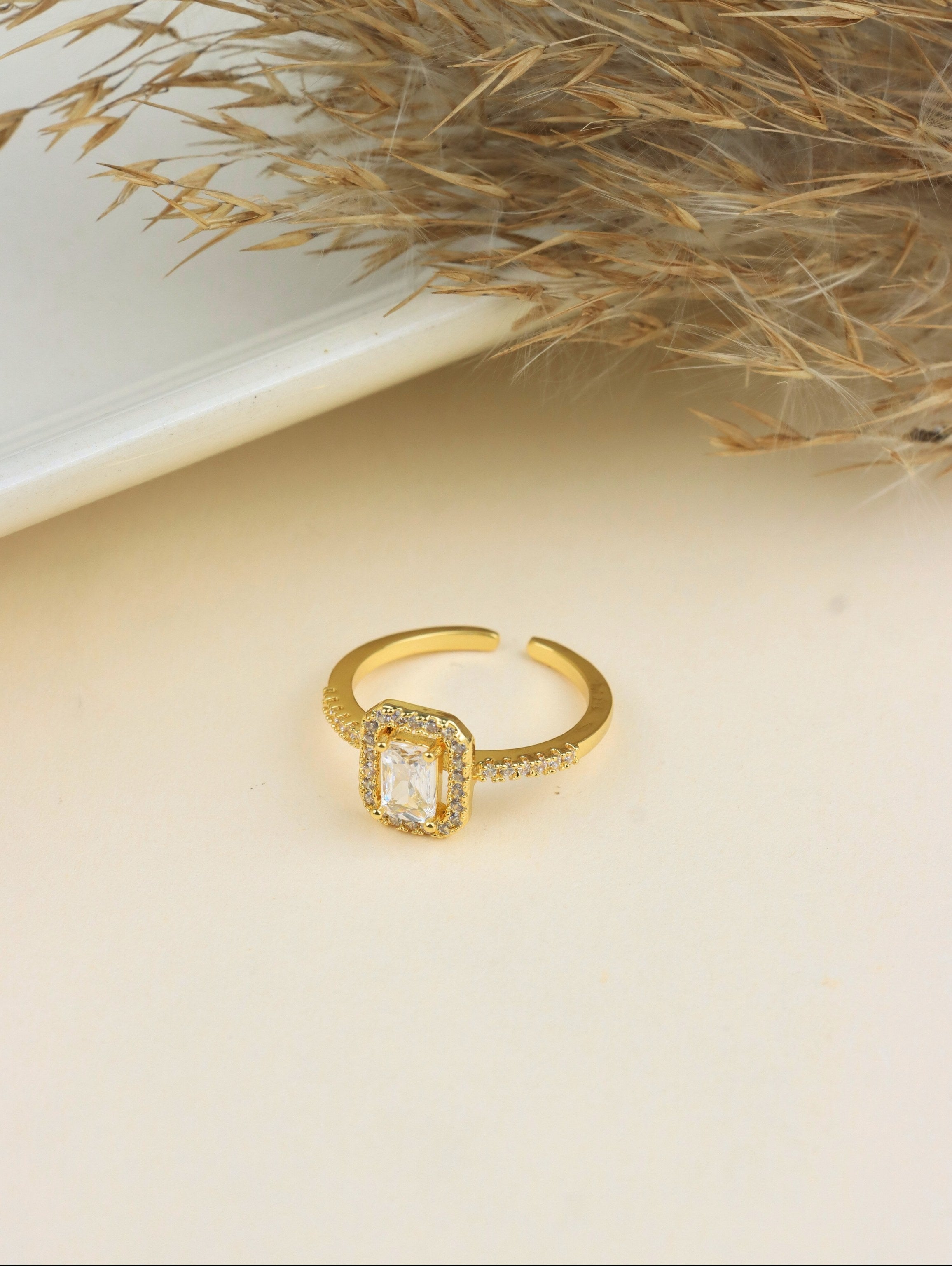 Square Desgin Gold-Plated Cubic Zirconia Ring Openable