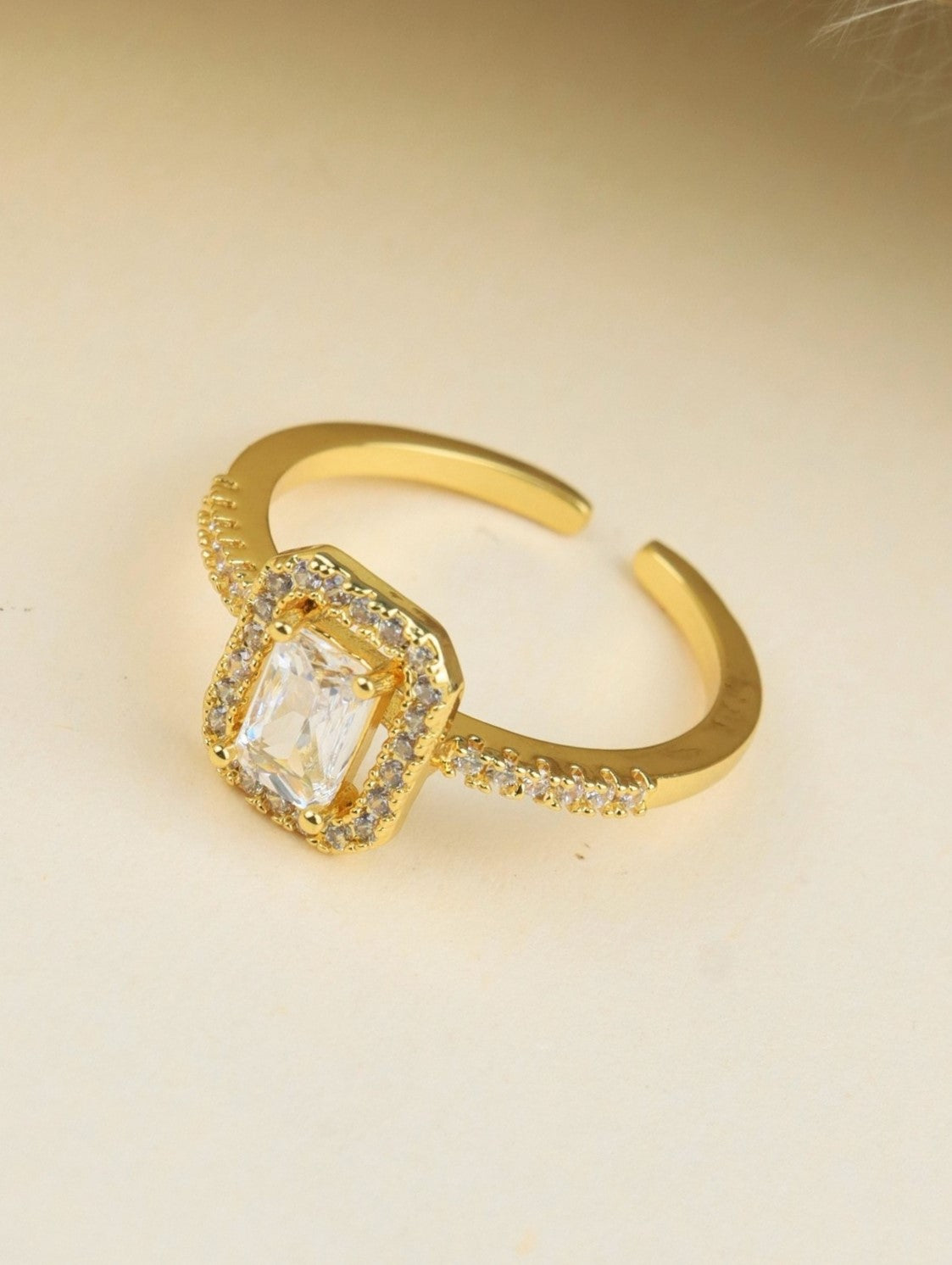 Square Desgin Gold-Plated Cubic Zirconia Ring Openable
