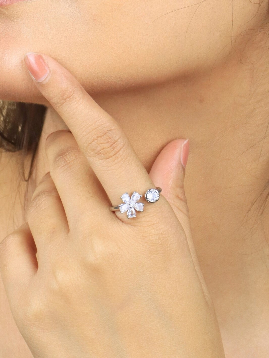 SAAZ SLIVER PLATED FLOWER DESGIN ADJUSTABLE RING