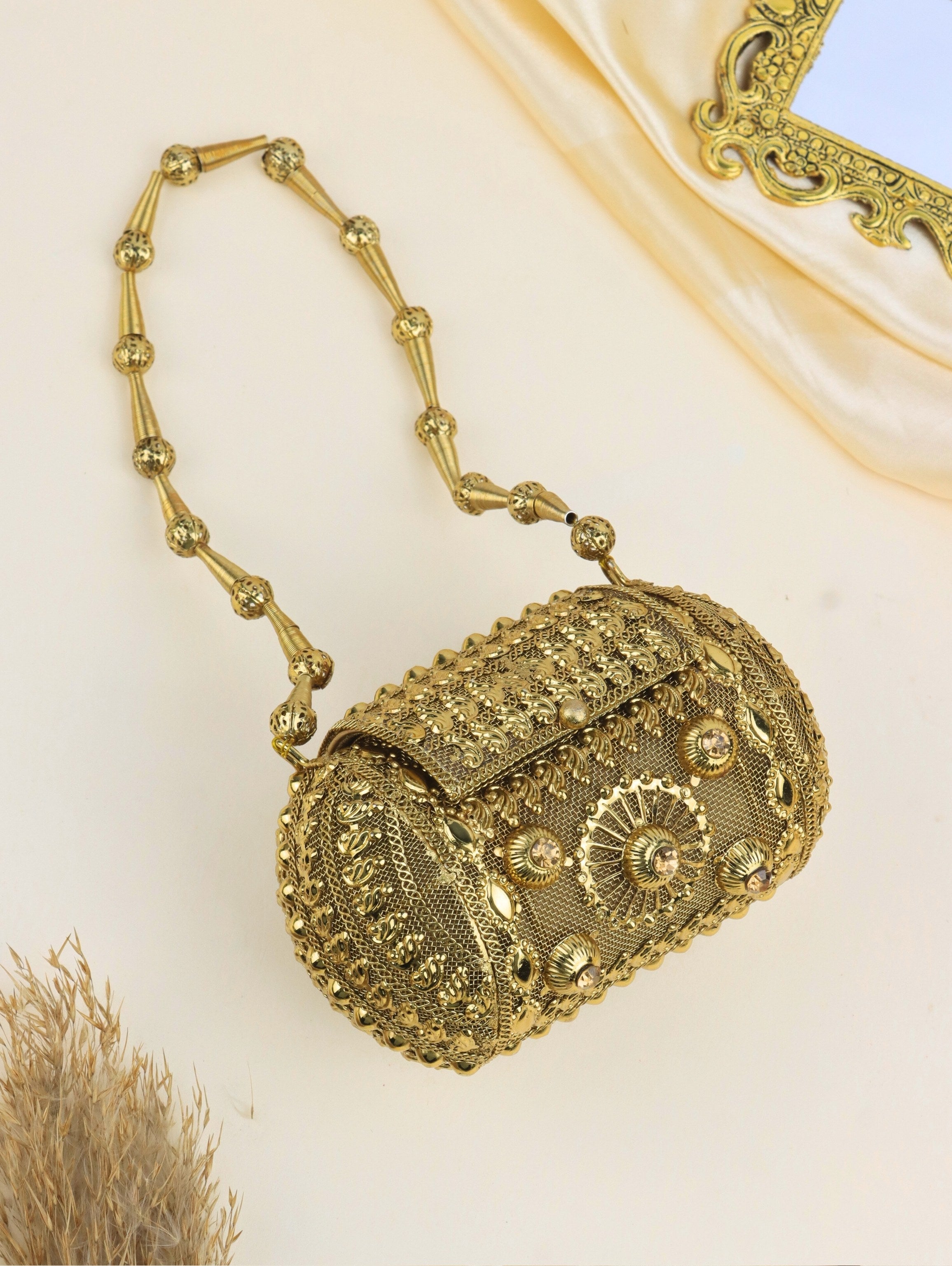 MINI Anitque Golden Metal  beautifully Handbag