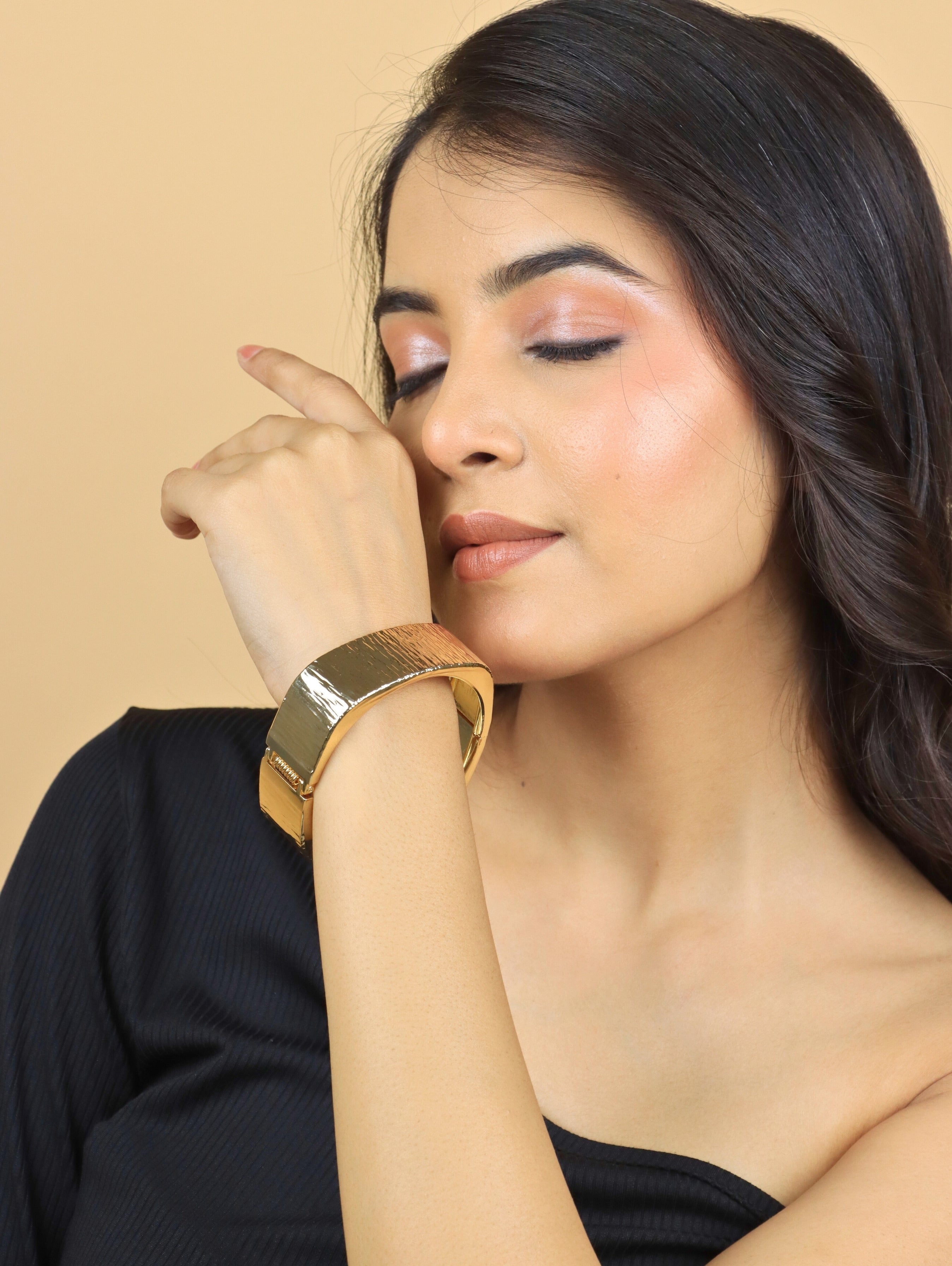Anti Tanshi Bracelet Golden Plated Squre