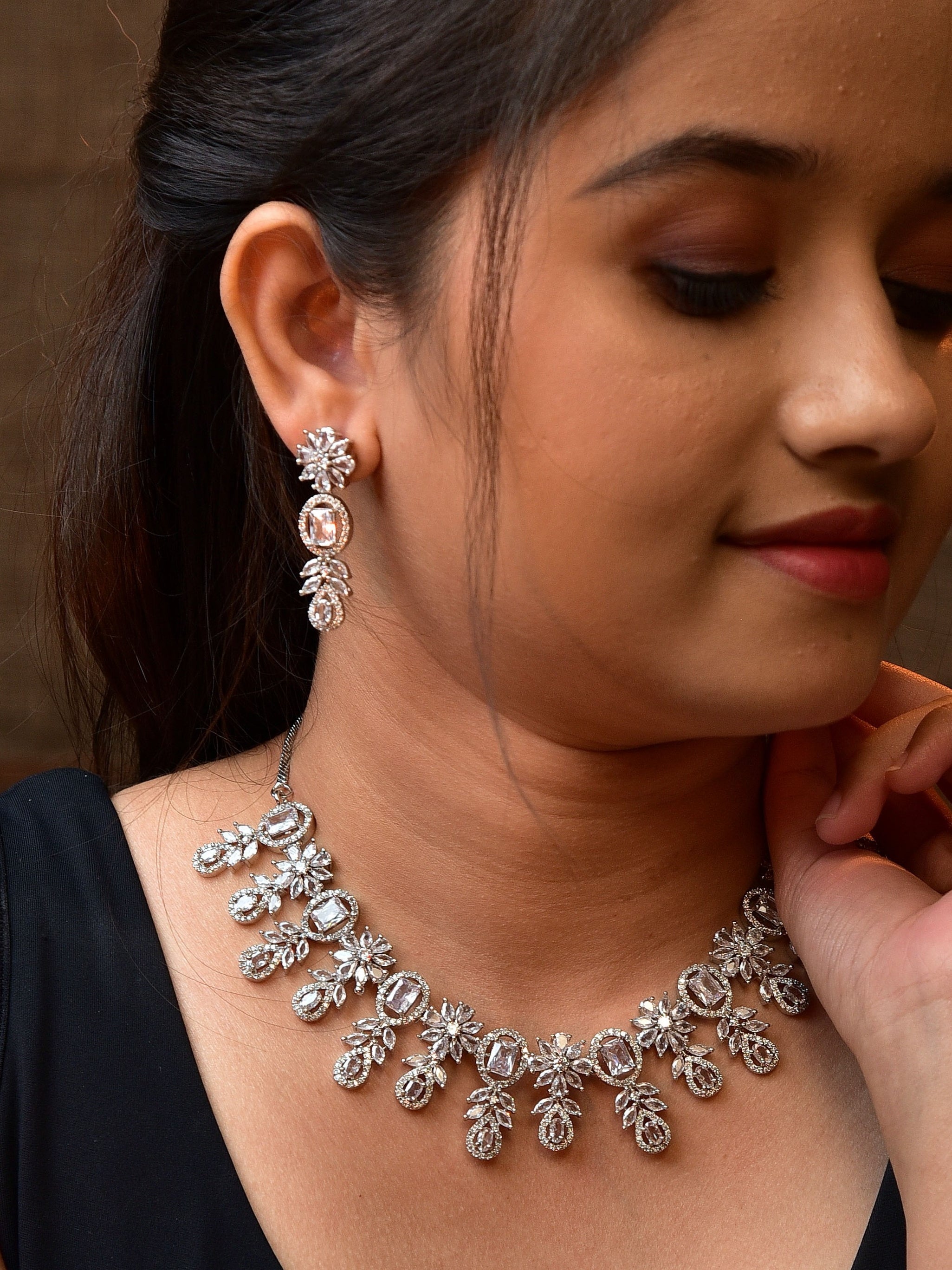 Zircon Necklace  1005