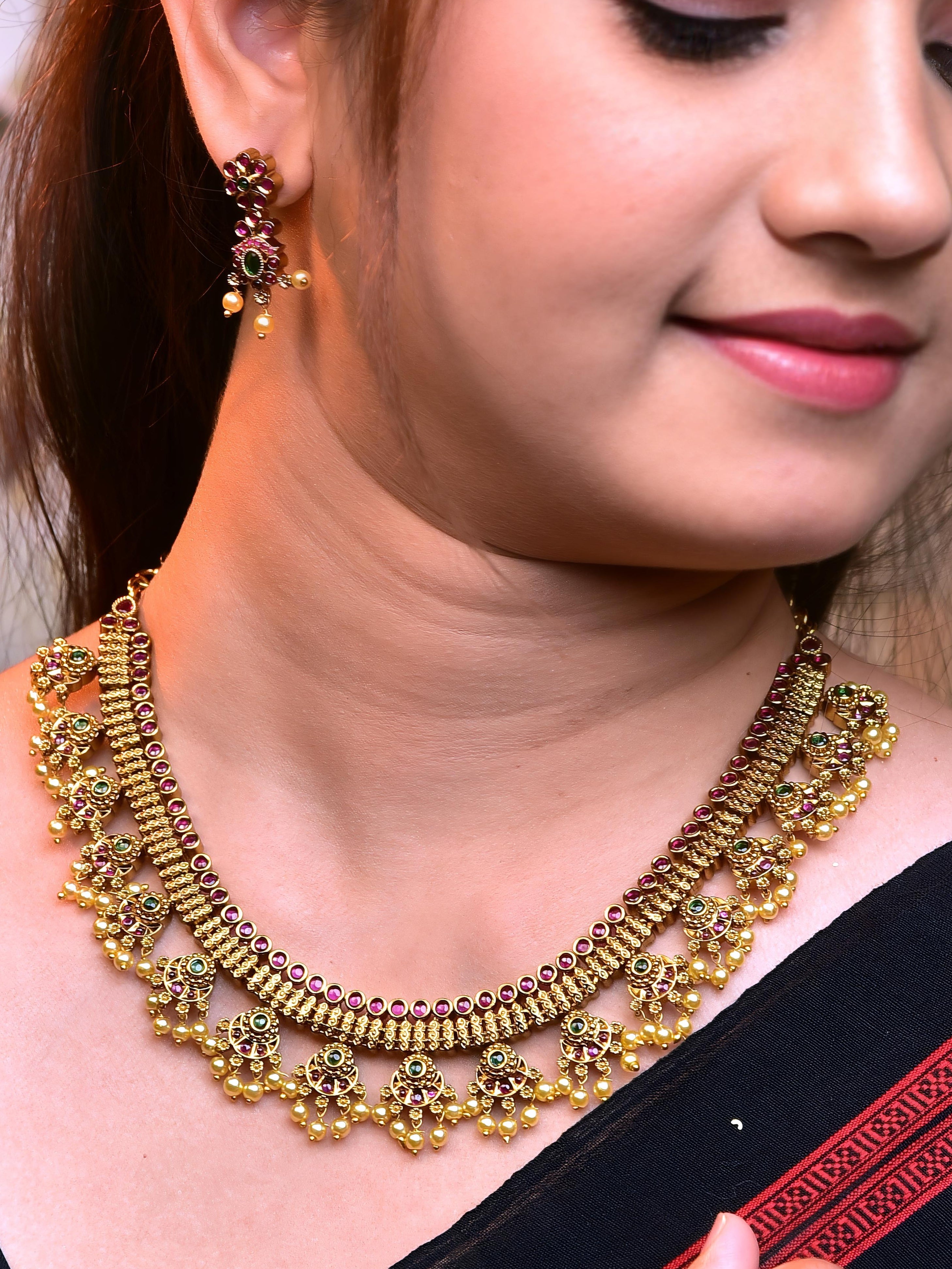 Antique Necklace  1057