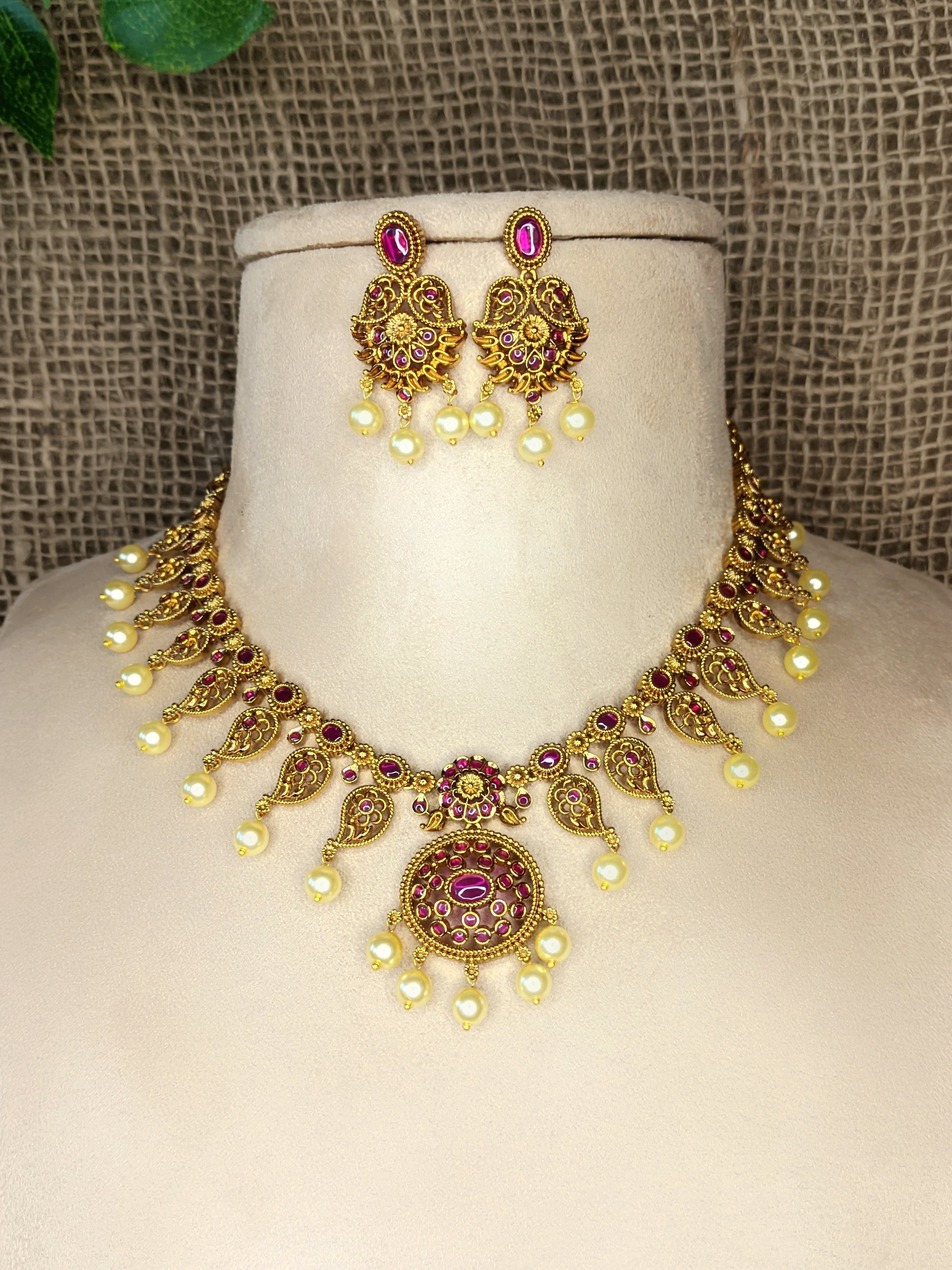 Antique Necklace  1051