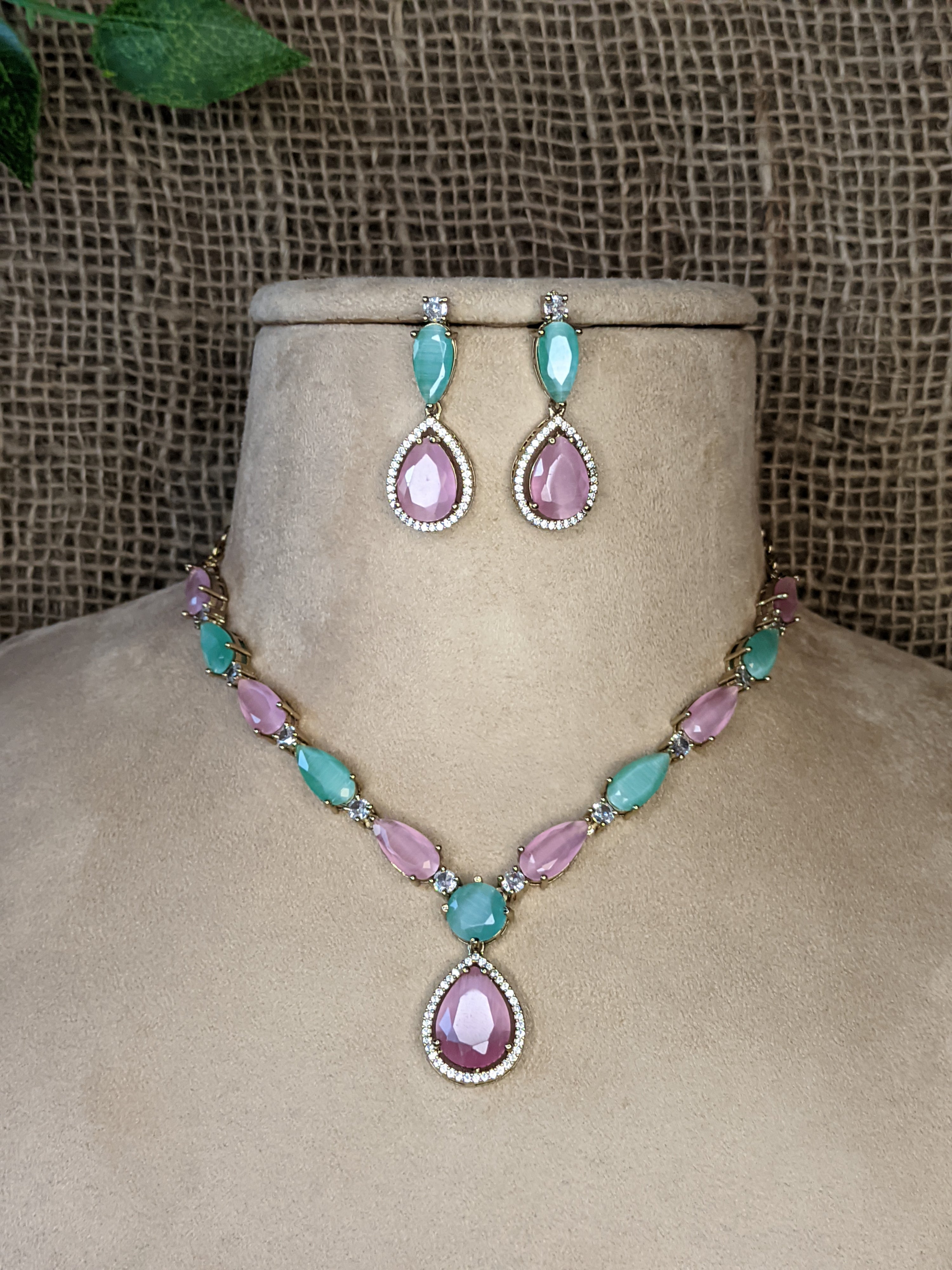 Victorian Necklace 1047