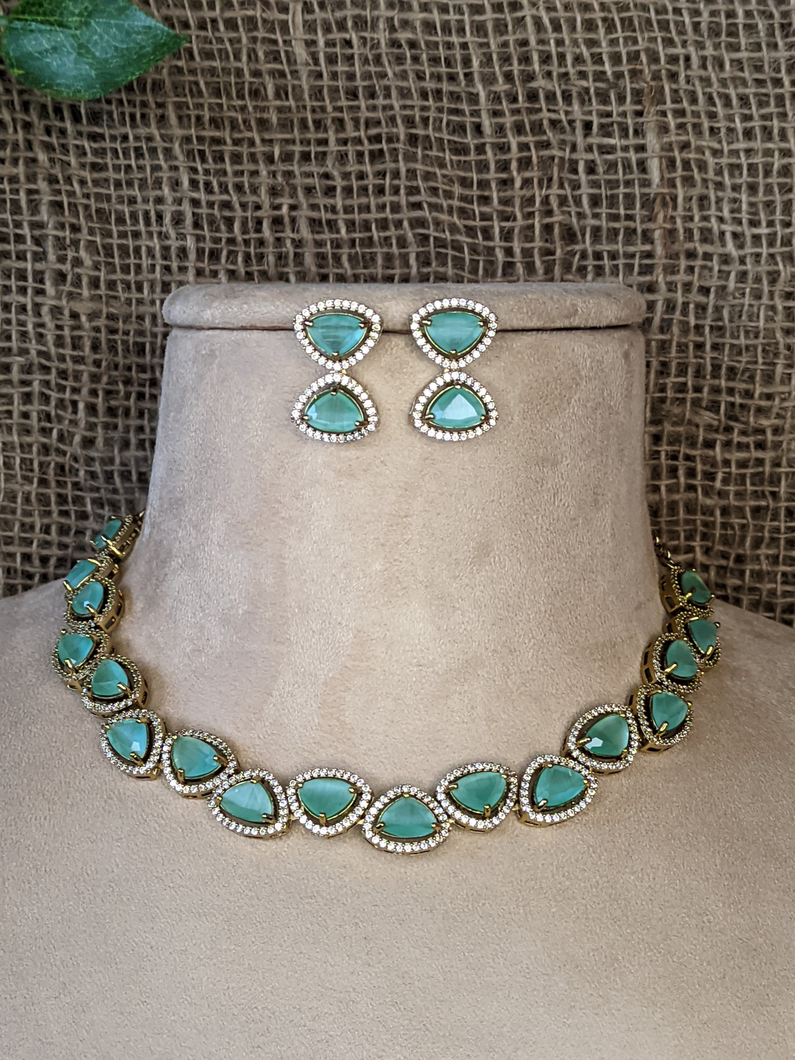 Victorian Necklace 1046