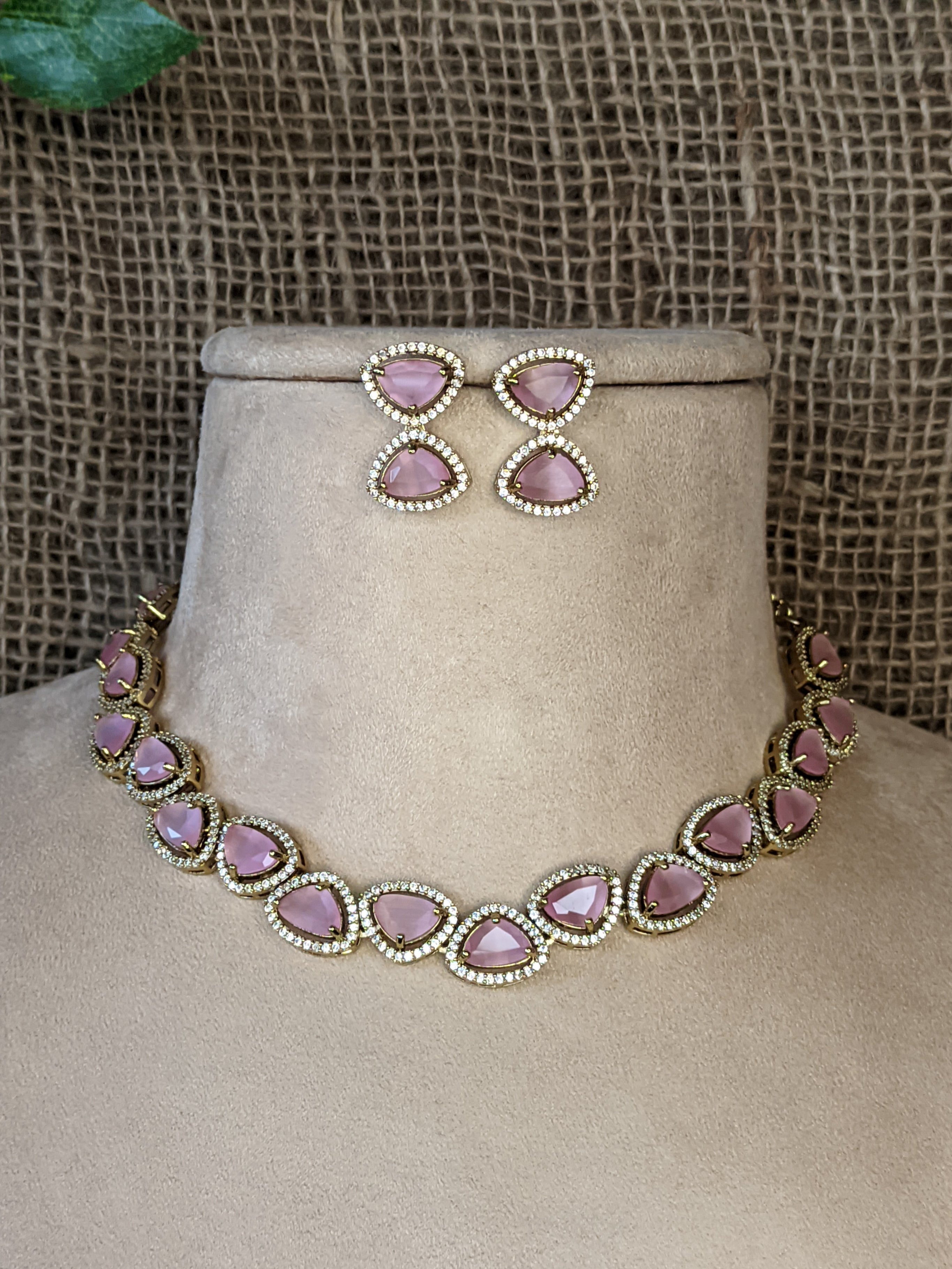 Victorian Necklace 1046